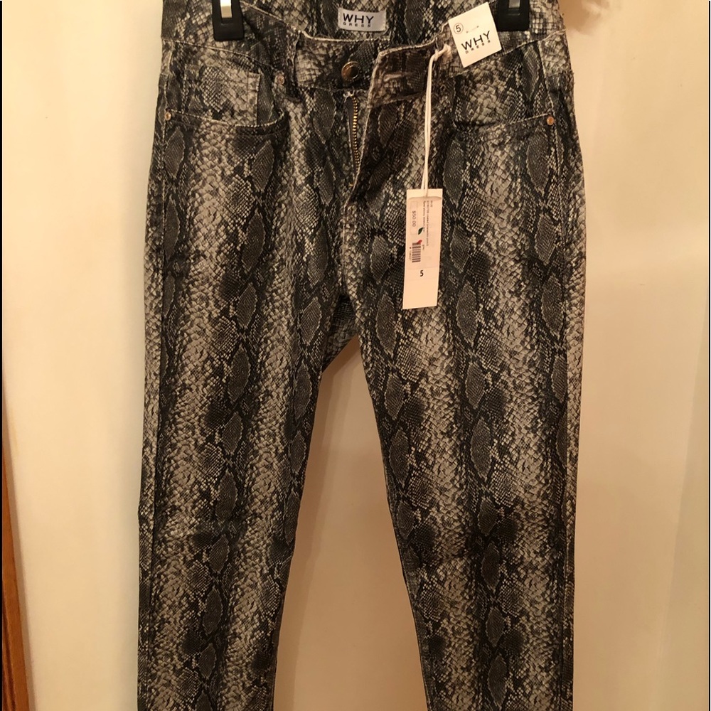 WHY dress 5 pkt skinny stretch jeans, faux snake.